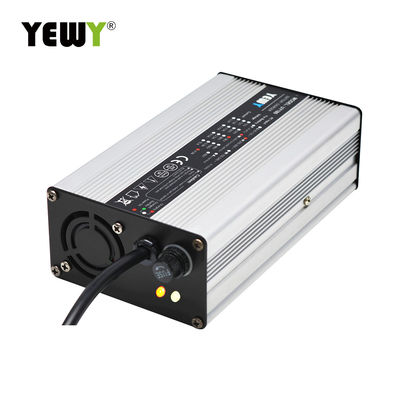 شارژر باتری لیتیومی 2.5 آمپری 67.2 ولتی مشکی شارژر موتورسیکلت لیتیومی 2a 60 ولتی