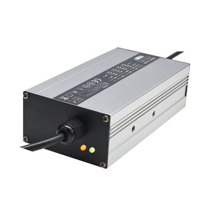 กระดานโต้คลื่นชาร์จแบตเตอรี่กันน้ำอัจฉริยะ 24V 8A กลางแจ้ง