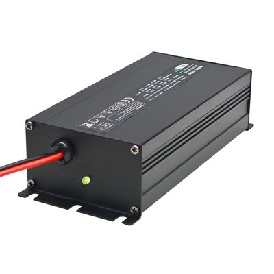 36V 5A IP65 เครื่องชาร์จแบตเตอรี่กันน้ำสำหรับทะเล 44.1V DC AC Charger