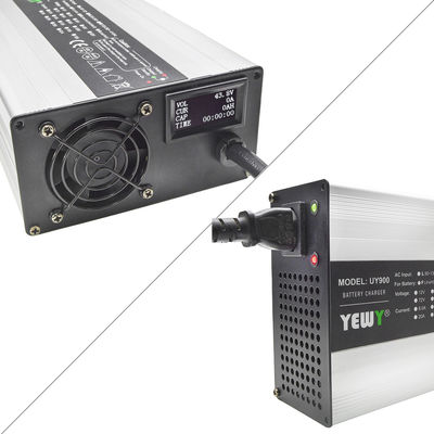 एलसीडी डिस्प्ले के साथ ब्लूटूथ 48V 15A ऑटो गोल्फ कार्ट बैटरी चार्जर 900W