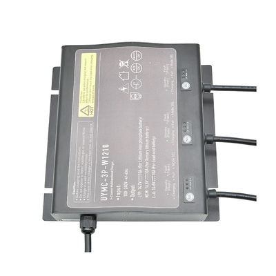 Waterproof Multi Channel Automatic 12V 10A 3 Bank Lithium Battery Charger For Boat Harbour Freight